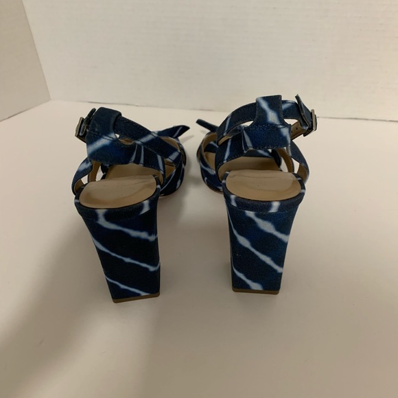 Ann Taylor Tie Dye Sandals Blue Wave High Heel Size 8 EUC - Picture 3 of 4